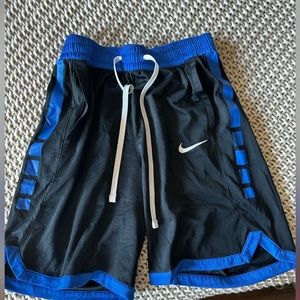Nike Elite Large Shorts